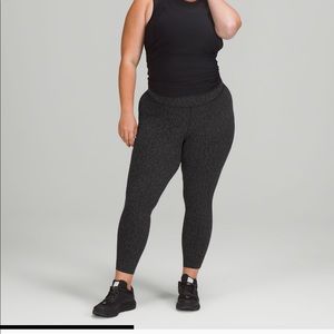 Base Pace High Rise 25” tights NWT